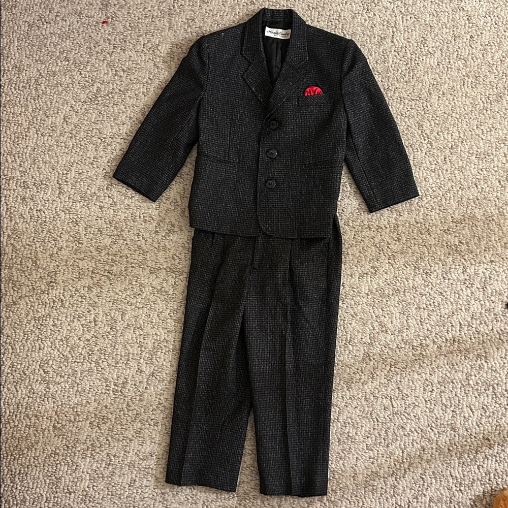 Black Boys' Tweed Suit with Red Pocket Square: 5T